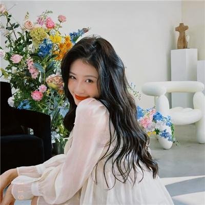 9顶假发的女孩